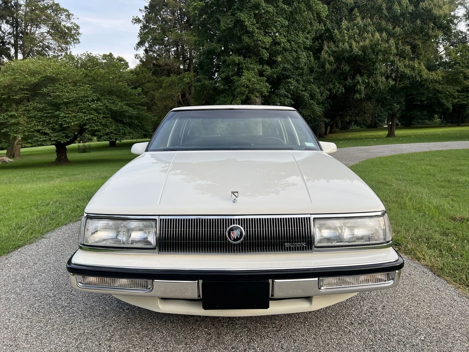 1988 Buick Electra - Image 17 of 31