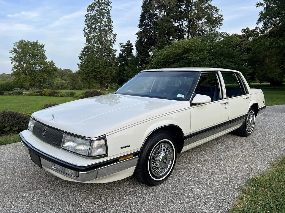 1988 Buick Electra - Image 16 of 31