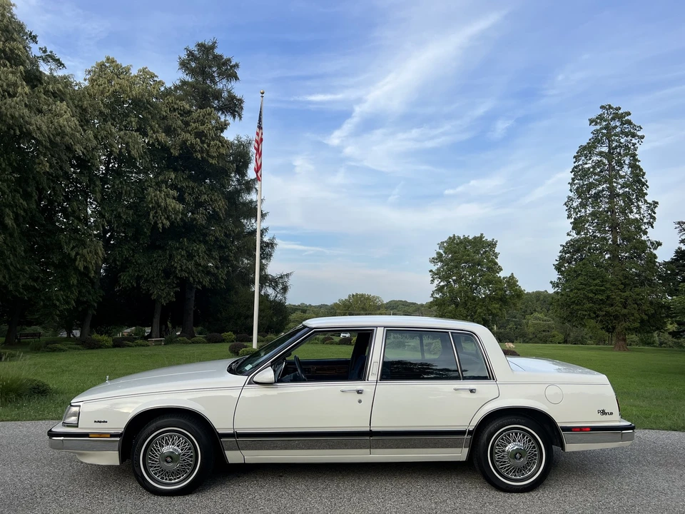 1988 Buick Electra - Image 14 of 31