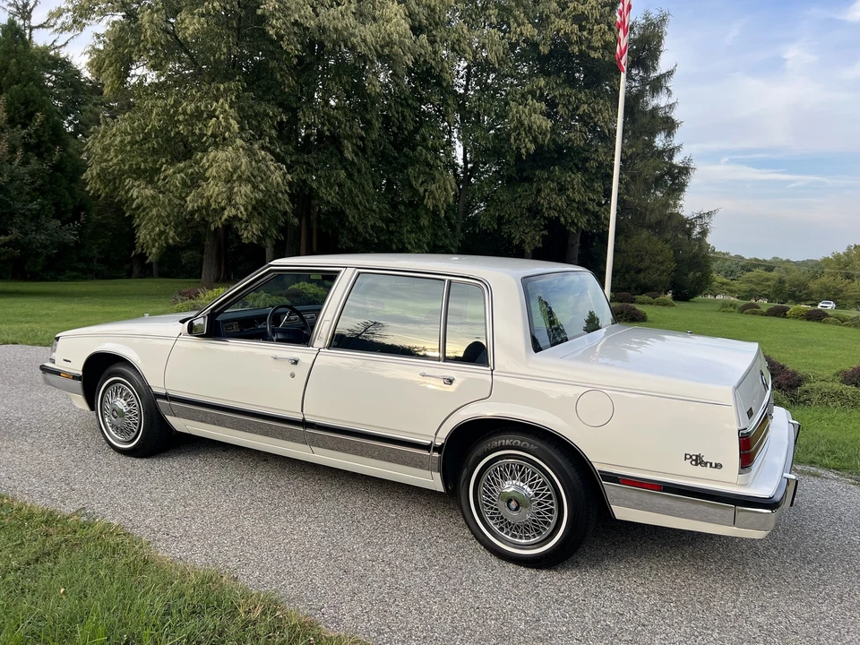 1988 Buick Electra - Image 12 of 31