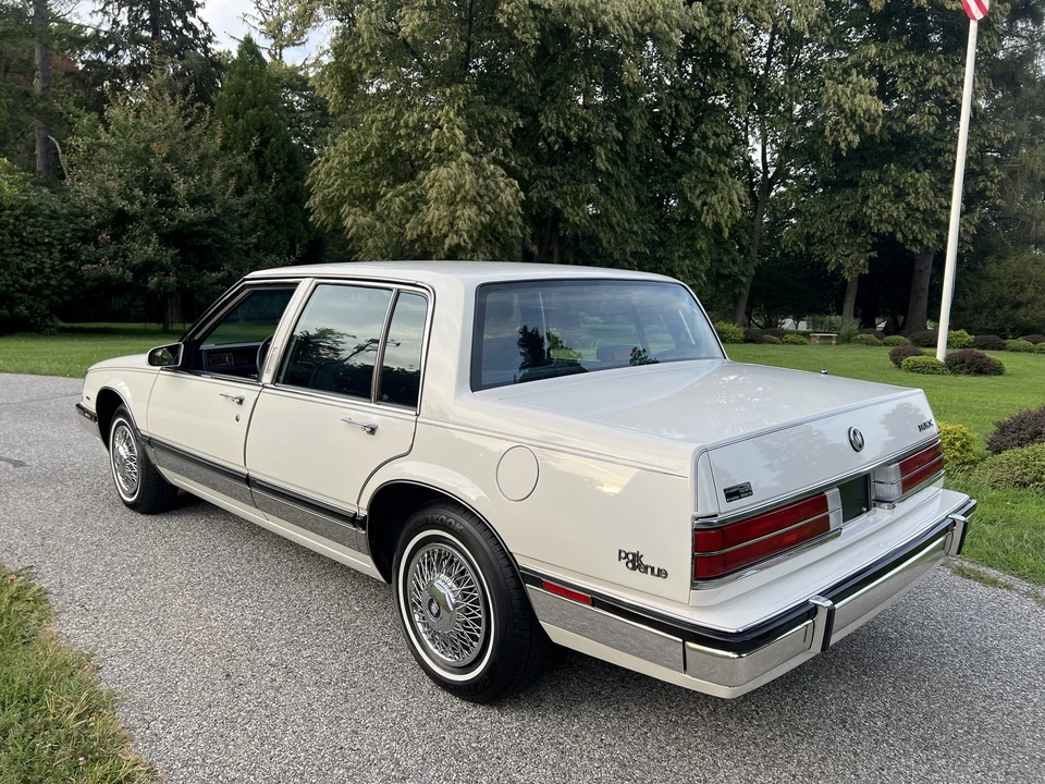 1988 Buick Electra - Image 11 of 31