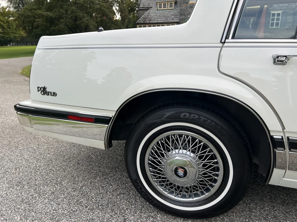 1988 Buick Electra - Image 30 of 31