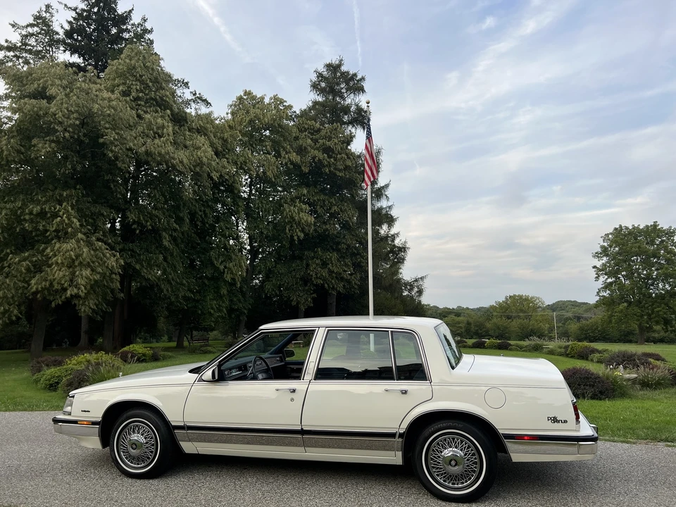 1988 Buick Electra - Image 13 of 31