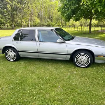 1988 Buick LeSabre Custom Sedan 4D