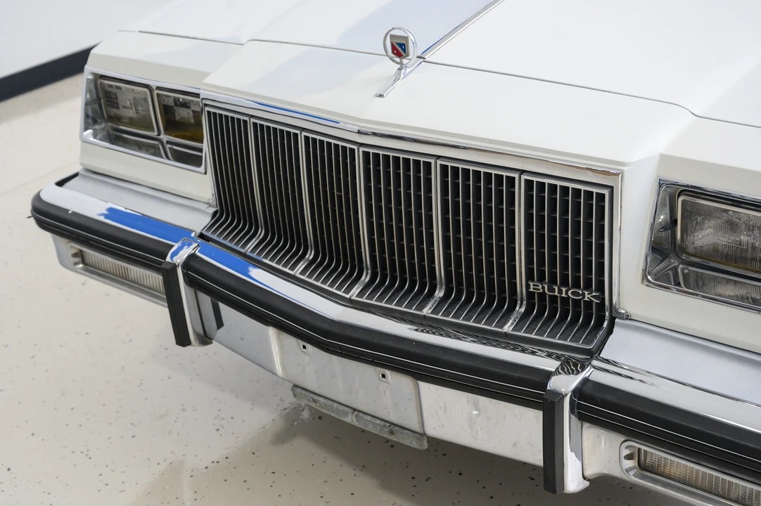 1988 Buick LeSabre - Image 15 of 31