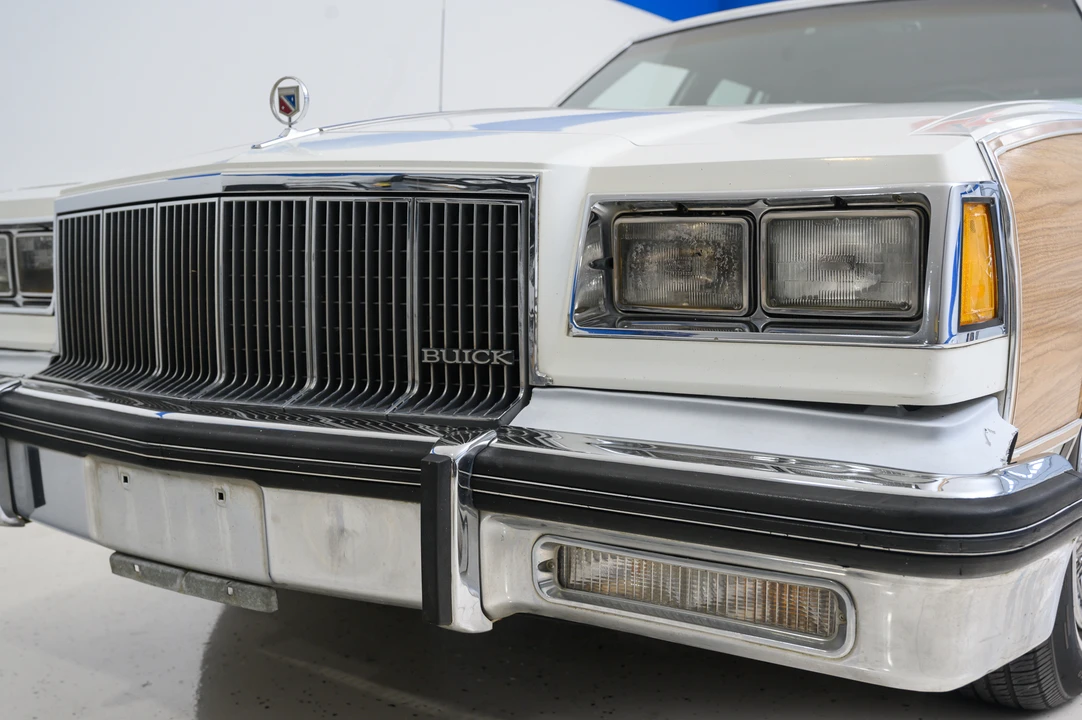 1988 Buick LeSabre - Image 17 of 31