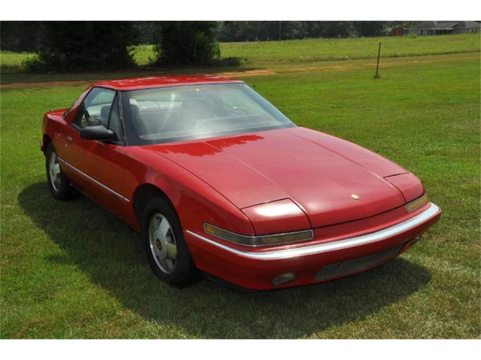 1988 Buick Reatta - Image 10 of 11