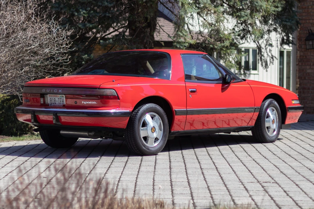 1988 Buick Reatta - Image 8 of 31