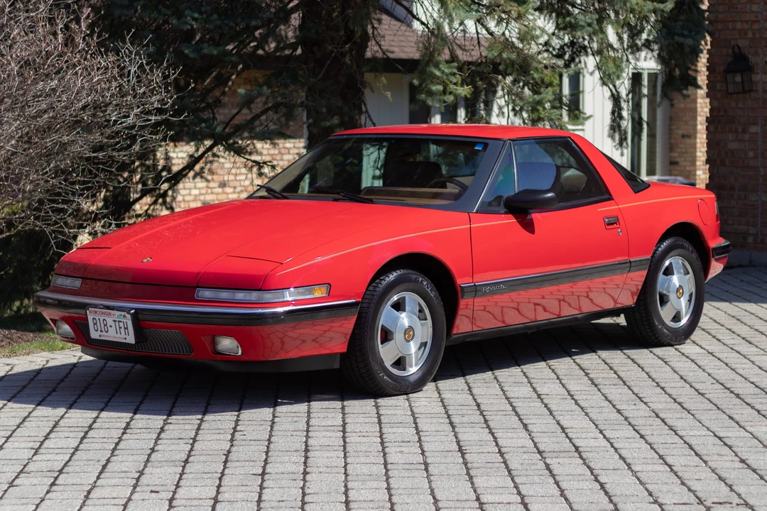 1988 Buick Reatta - Image 3 of 31