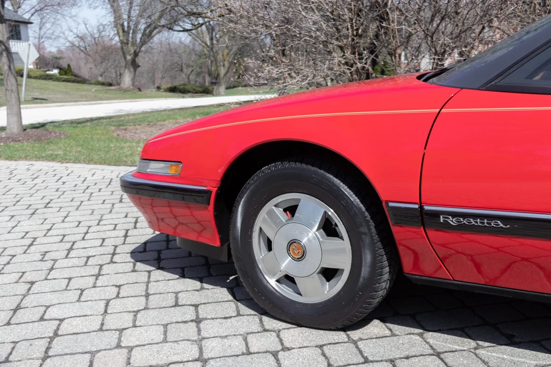 1988 Buick Reatta - Image 22 of 31