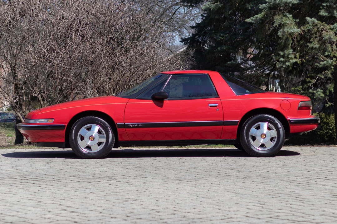 1988 Buick Reatta - Image 4 of 31