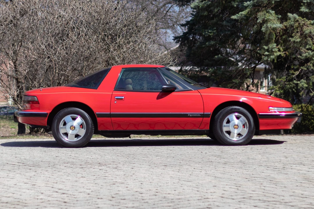 1988 Buick Reatta - Image 9 of 31