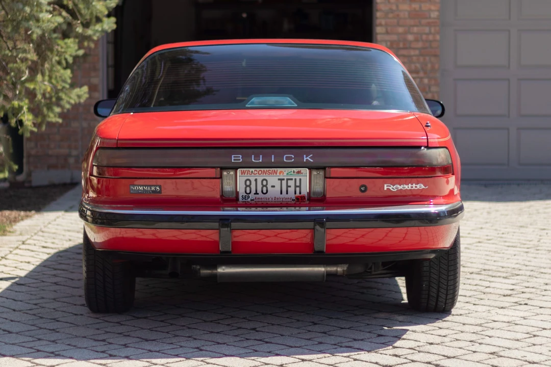 1988 Buick Reatta - Image 6 of 31