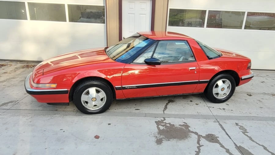 1988 Buick Reatta - Image 2 of 11