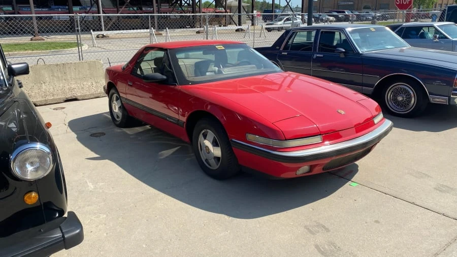 1988 Buick Reatta - Image 2 of 4
