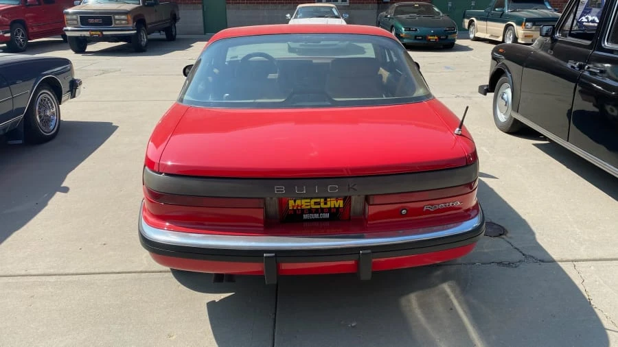 1988 Buick Reatta - Image 4 of 4