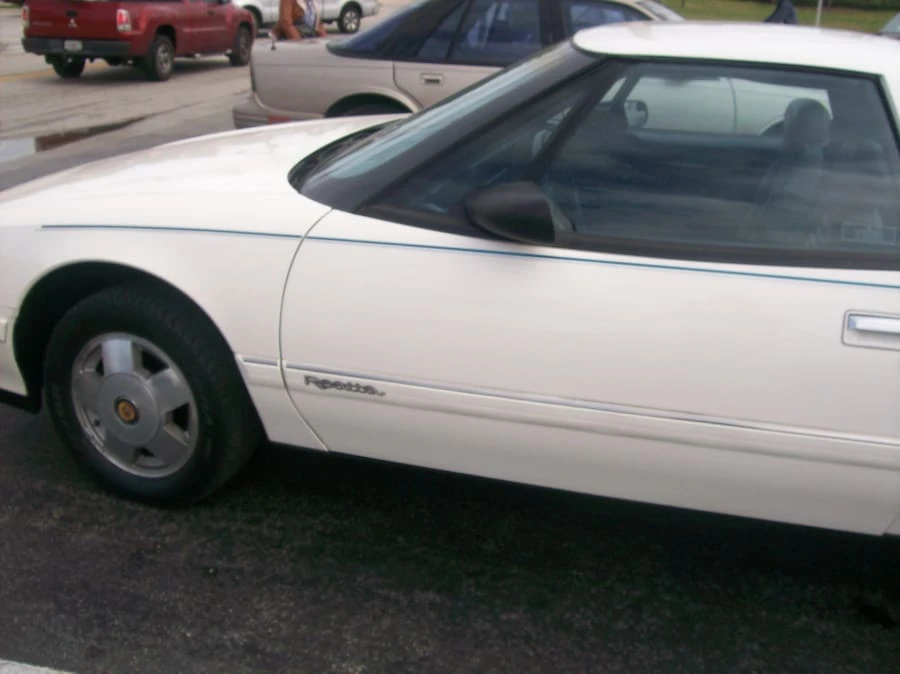 1988 Buick Reatta - Image 2 of 2