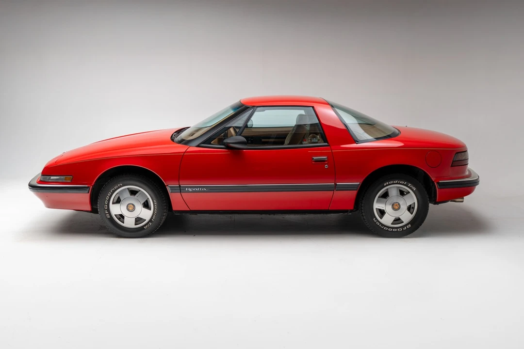 1988 Buick Reatta - Image 4 of 31