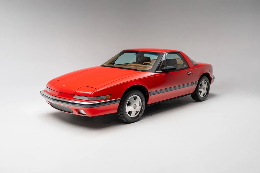 1988 Buick Reatta - Image 2 of 31