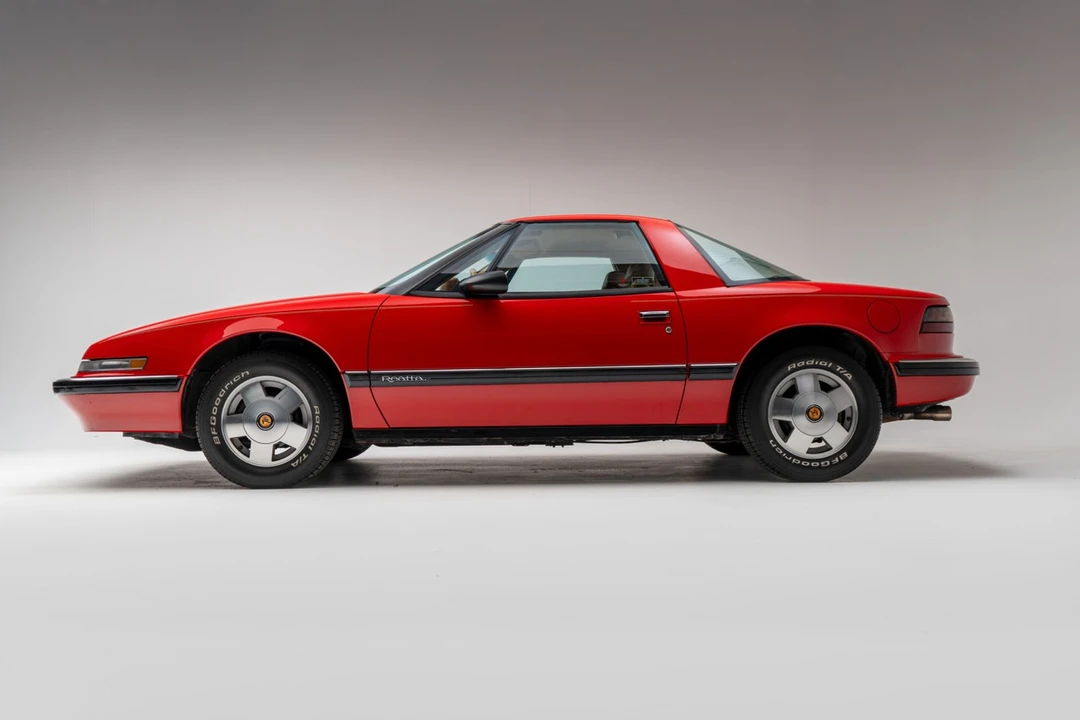 1988 Buick Reatta - Image 5 of 31
