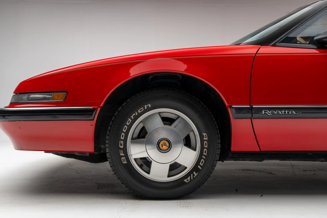 1988 Buick Reatta - Image 21 of 31