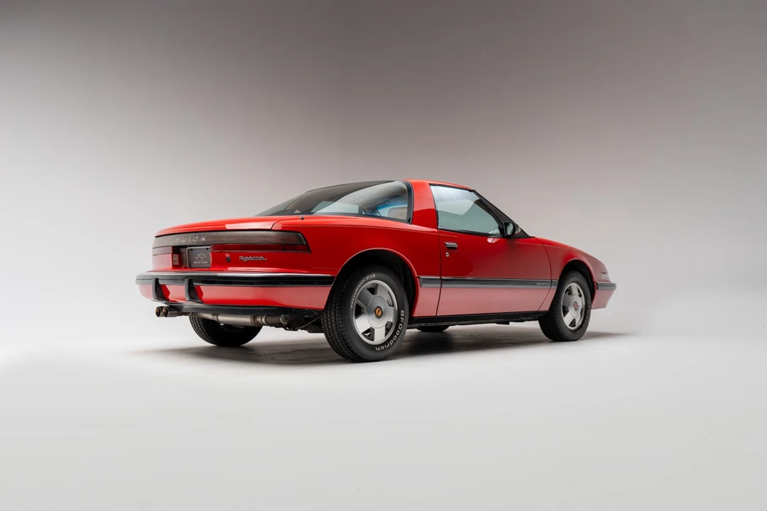1988 Buick Reatta - Image 9 of 31
