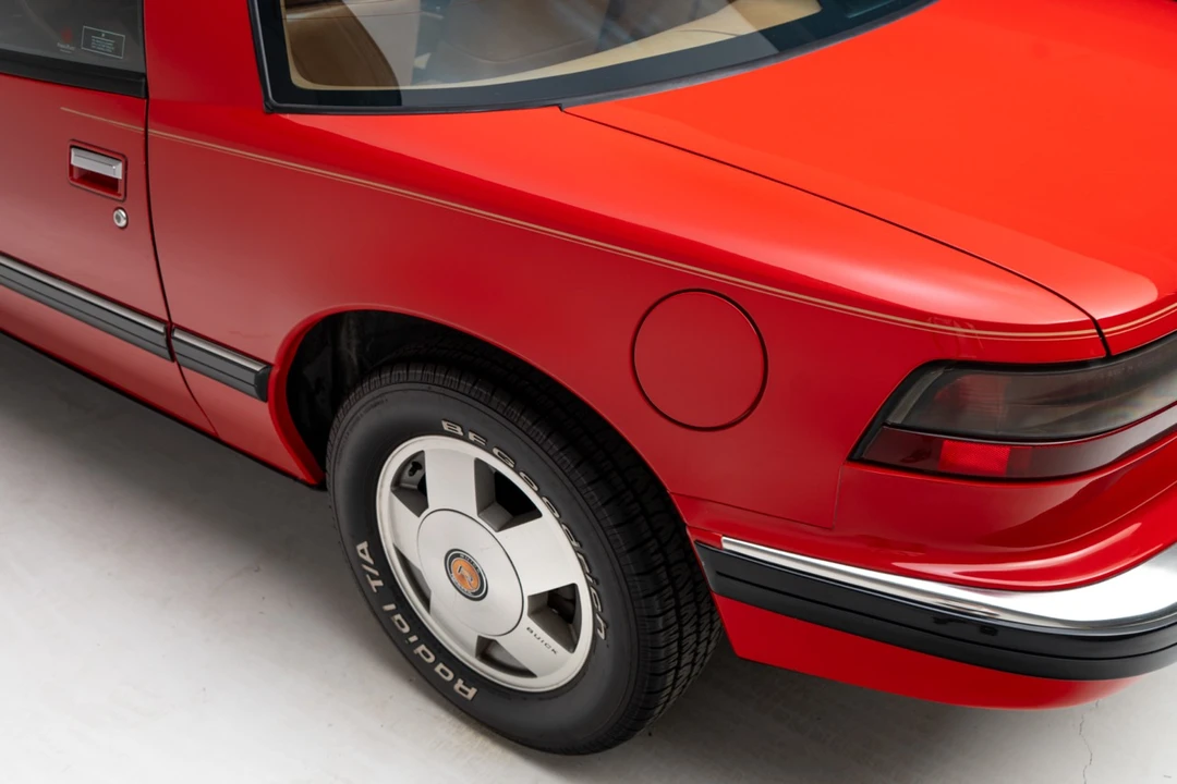 1988 Buick Reatta - Image 31 of 31