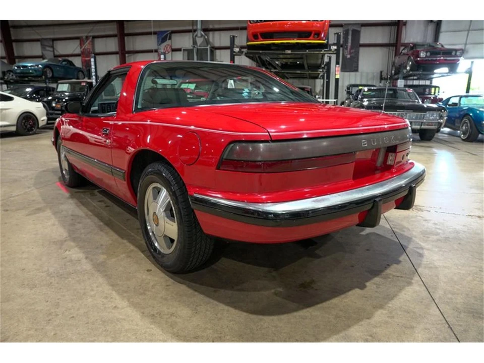 1988 Buick Reatta - Image 6 of 31