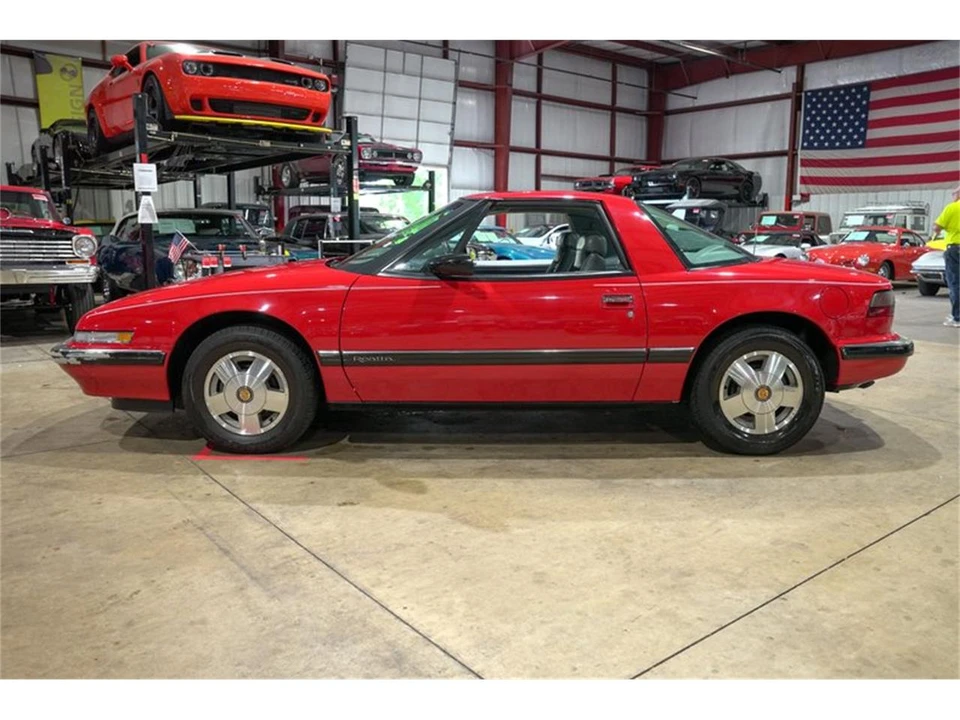 1988 Buick Reatta - Image 4 of 31