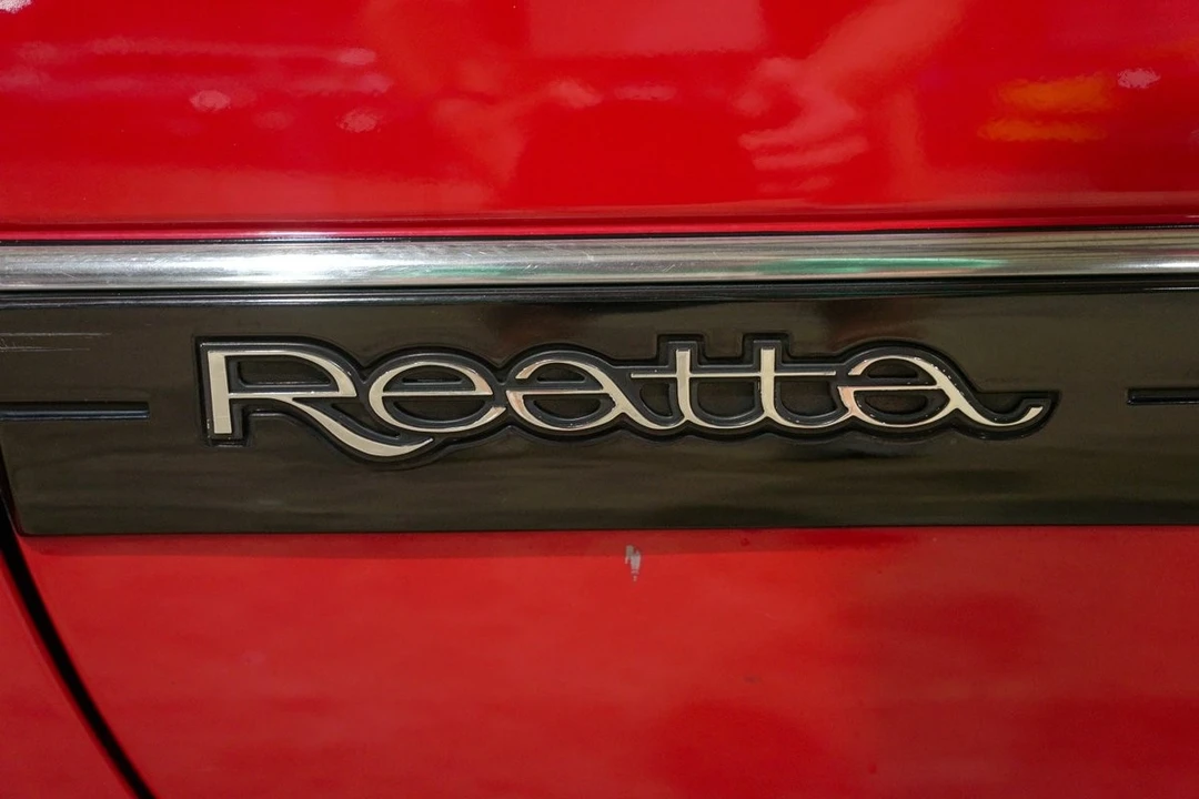 1988 Buick Reatta - Image 22 of 31