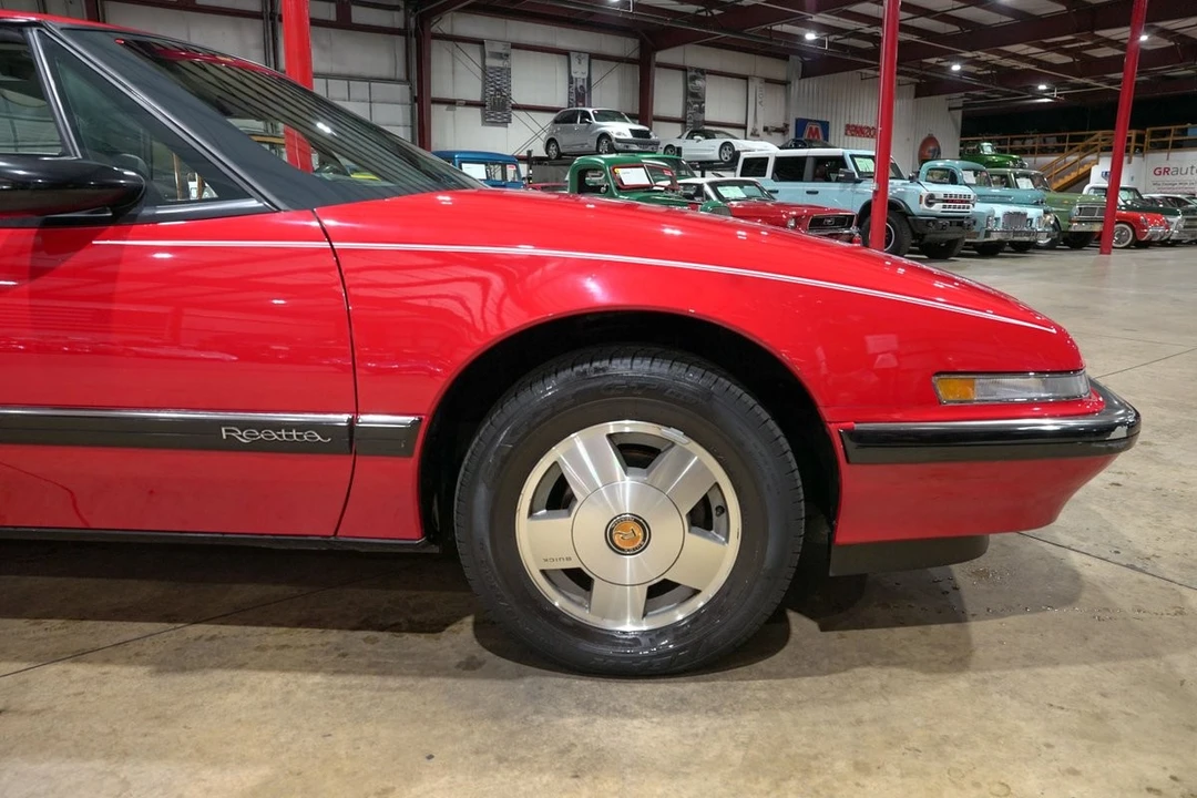 1988 Buick Reatta - Image 11 of 31
