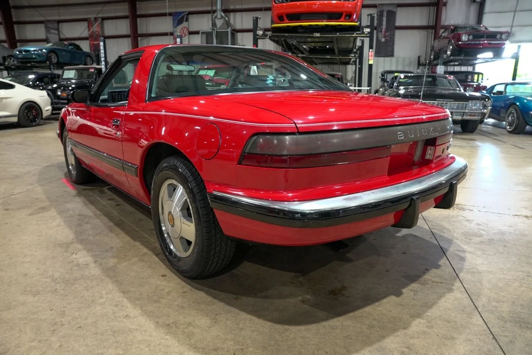1988 Buick Reatta - Image 6 of 31