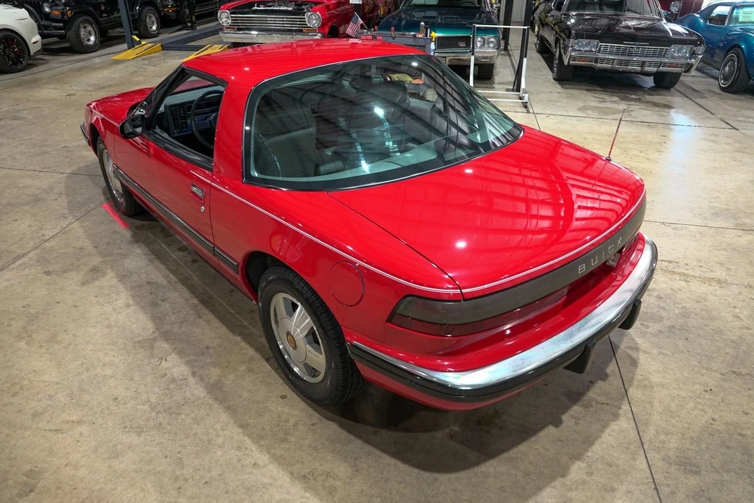 1988 Buick Reatta - Image 16 of 31