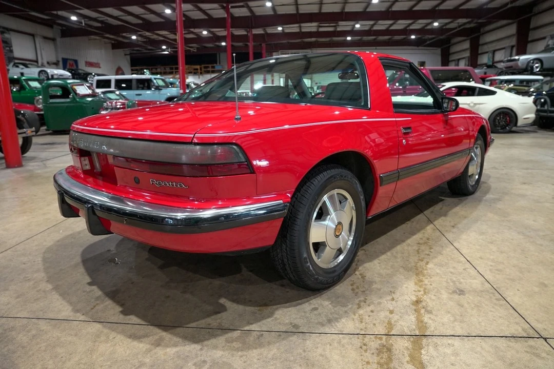 1988 Buick Reatta - Image 8 of 31