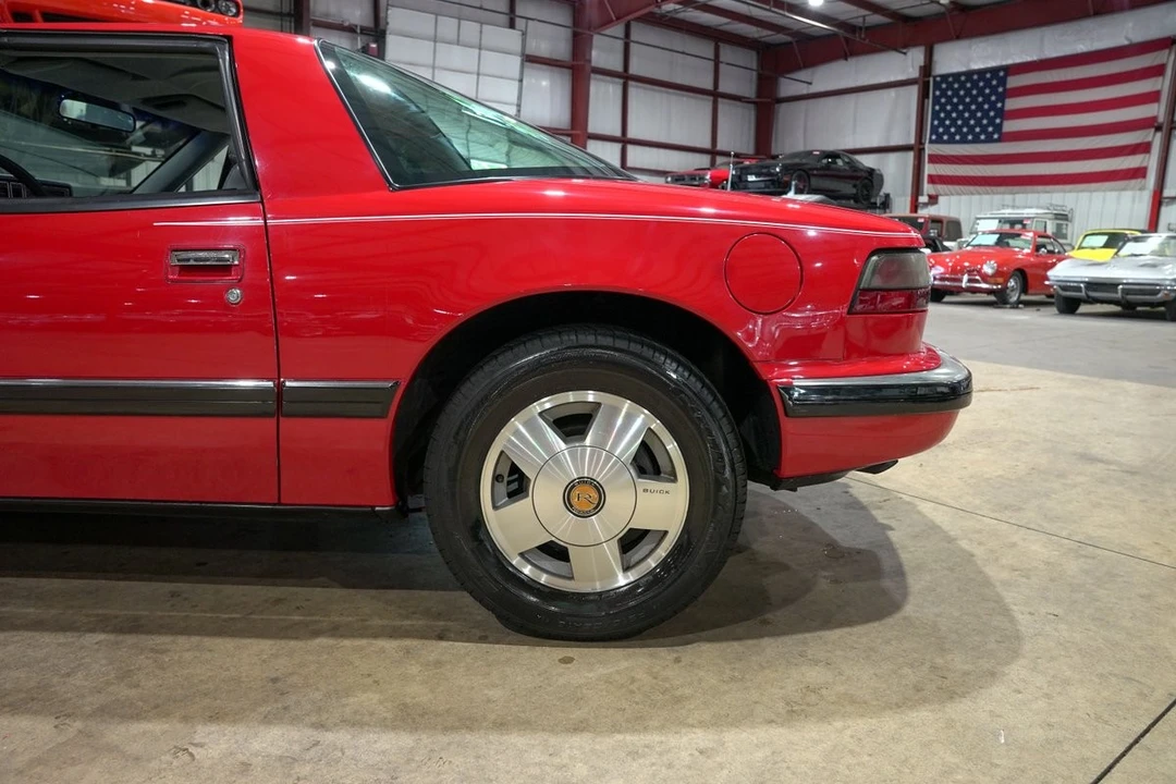 1988 Buick Reatta - Image 5 of 31