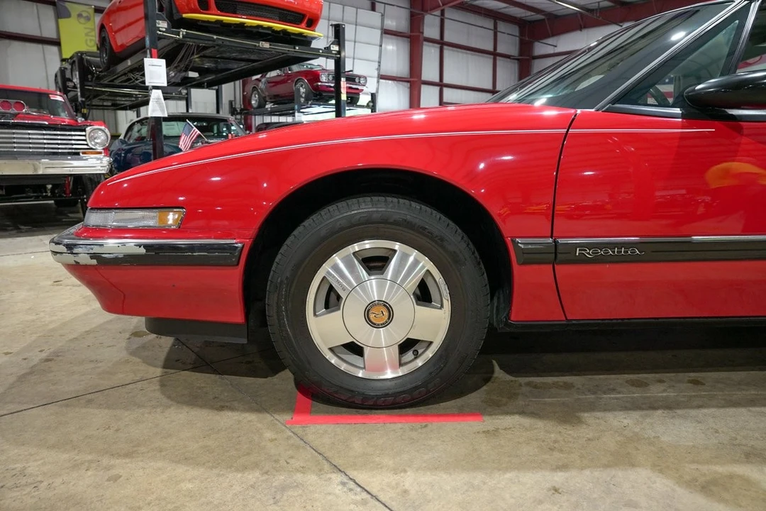 1988 Buick Reatta - Image 2 of 31