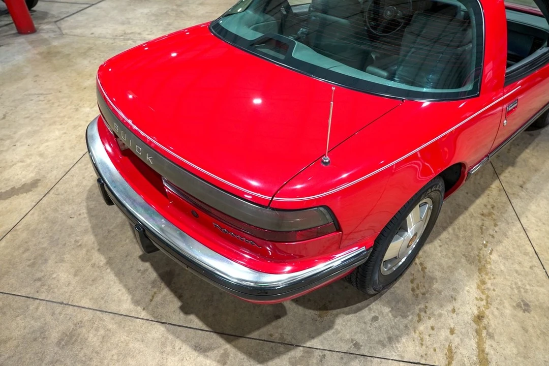 1988 Buick Reatta - Image 20 of 31