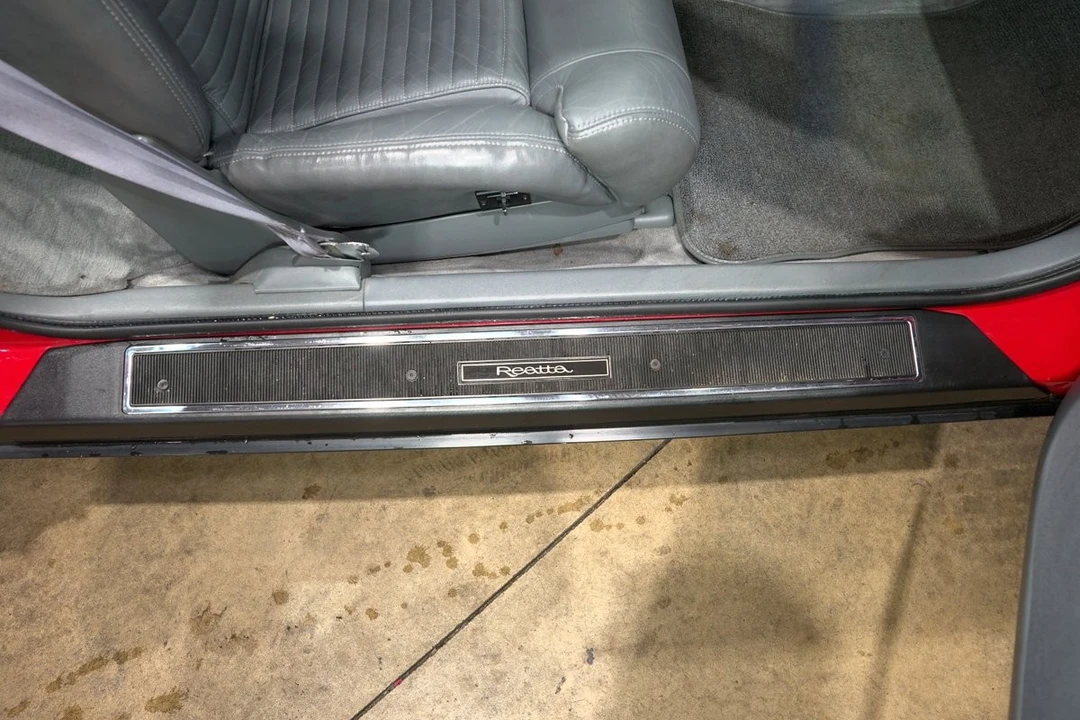 1988 Buick Reatta - Image 28 of 31