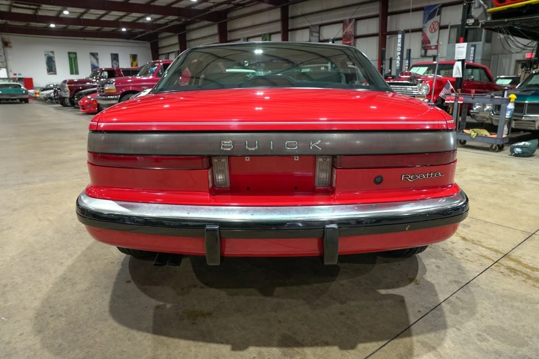 1988 Buick Reatta - Image 3 of 31