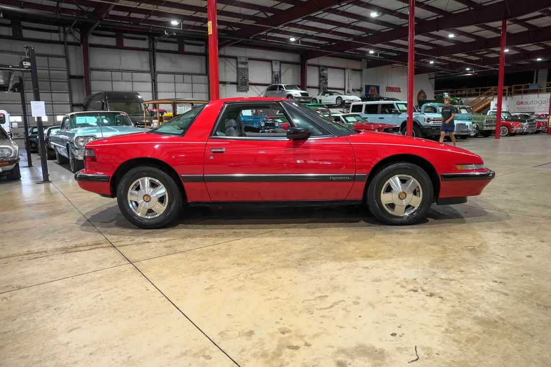 1988 Buick Reatta - Image 10 of 31