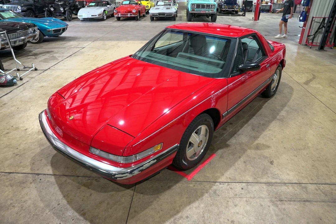1988 Buick Reatta - Image 15 of 31