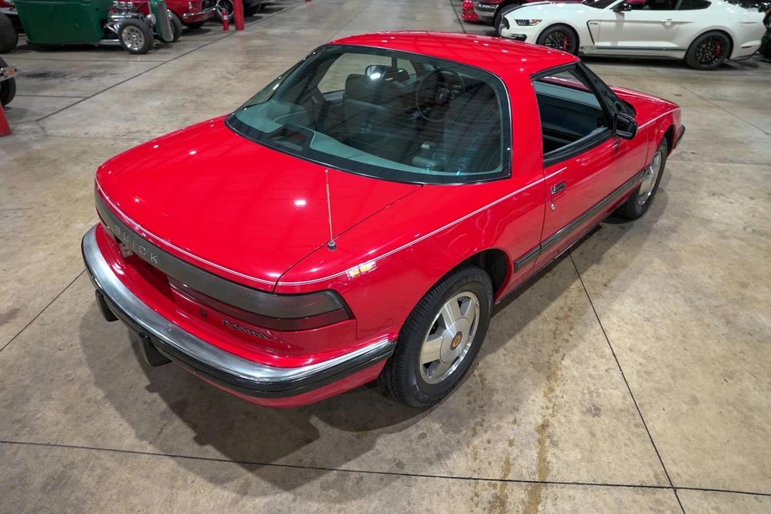 1988 Buick Reatta - Image 17 of 31