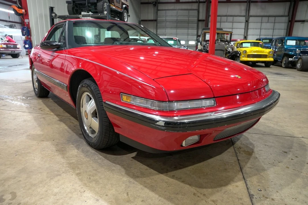 1988 Buick Reatta - Image 12 of 31