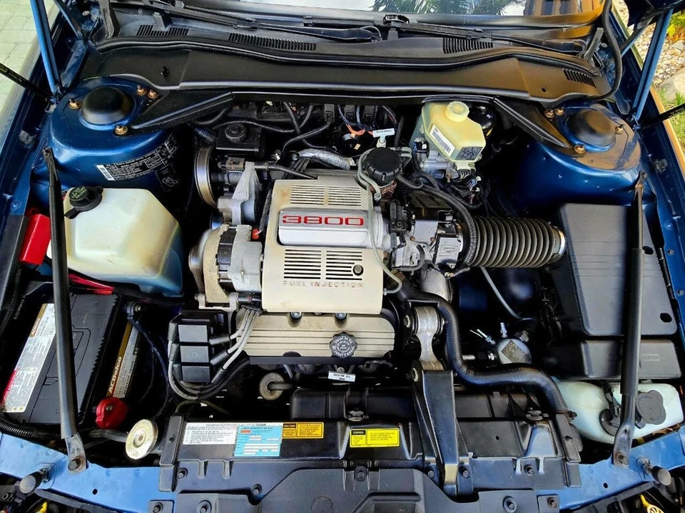 1988 Buick Reatta - Image 9 of 21
