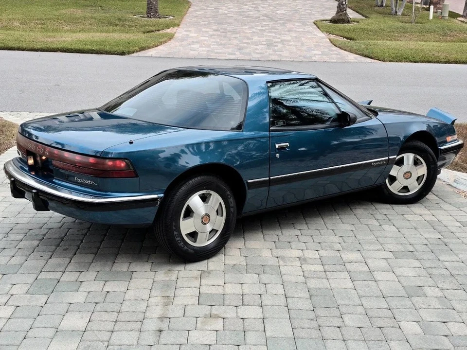 1988 Buick Reatta - Image 8 of 21