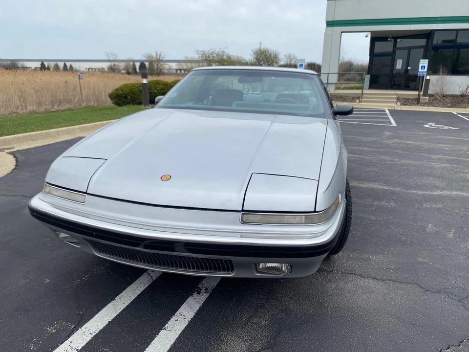 1988 Buick Reatta - Image 11 of 31