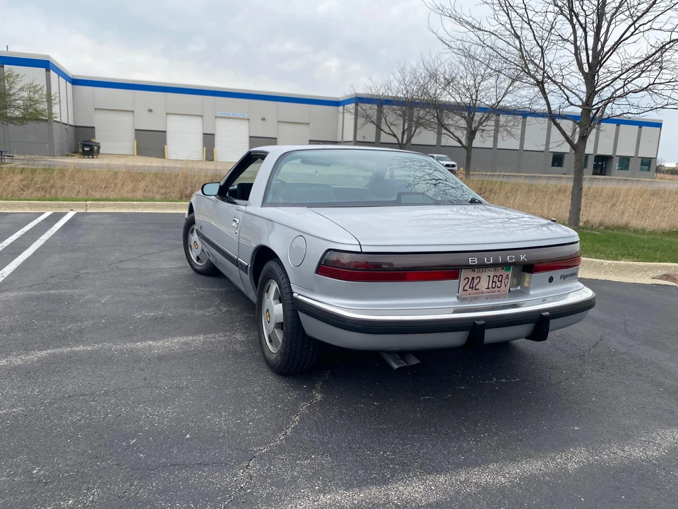 1988 Buick Reatta - Image 19 of 31