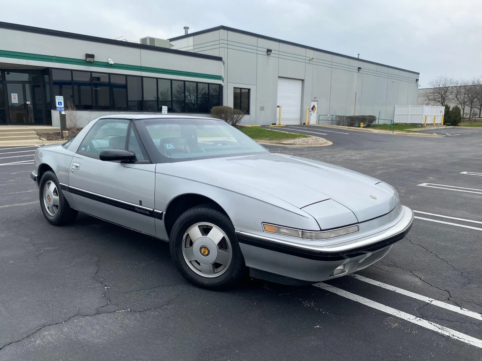 1988 Buick Reatta - Image 31 of 31