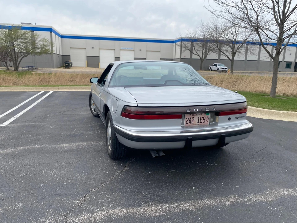 1988 Buick Reatta - Image 20 of 31