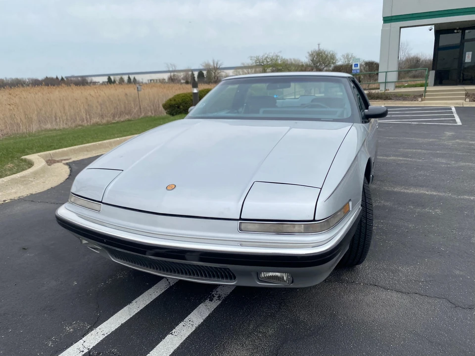 1988 Buick Reatta - Image 12 of 31